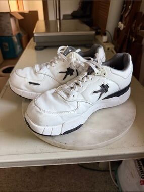 KURU Men's White Kinetic 2 Athletic Shoes with Black Accents